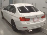 BMW 3-Series лот № 10203 оценка RA  с аукциона в Японии 5