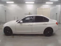 BMW 3-Series лот № 10203 оценка RA  с аукциона в Японии 3