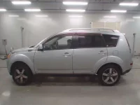 Mitsubishi OUTLANDER лот № 10221 оценка 3.5  с аукциона в Японии 3