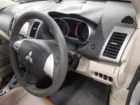 Mitsubishi OUTLANDER лот № 10221 оценка 3.5  с аукциона в Японии 6