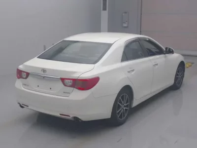 Toyota MARK X  с аукциона в Японии