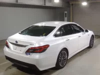 Toyota CROWN лот № 175 оценка 4  с аукциона в Японии 1
