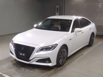 Toyota CROWN  с аукциона в Японии