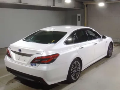 Toyota CROWN  с аукциона в Японии
