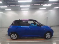 Suzuki SWIFT лот № 36128 оценка 5  с аукциона в Японии 2