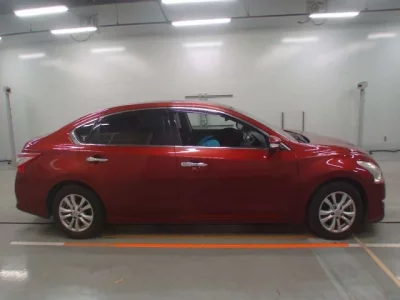 Nissan TEANA  с аукциона в Японии