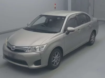 Toyota COROLLA AXIO  с аукциона в Японии