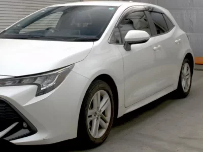 Toyota COROLLA SPORT  с аукциона в Японии