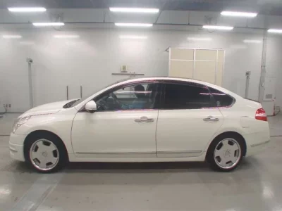 Nissan TEANA  с аукциона в Японии