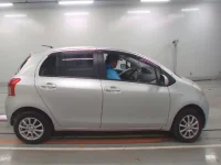 Toyota VITZ лот № 10247 оценка 3  с аукциона в Японии 2