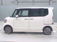 Honda N BOX лот № 30004 оценка 4  с аукциона в Японии 3