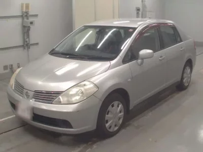 Nissan TIIDA LATIO  с аукциона в Японии