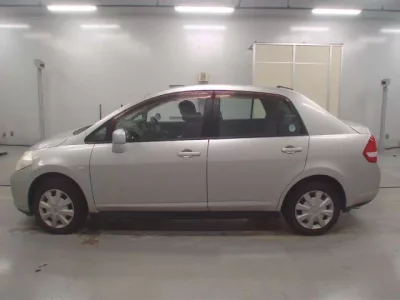 Nissan TIIDA LATIO  с аукциона в Японии