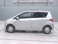 Toyota RACTIS лот № 30006 оценка RA  с аукциона в Японии 3