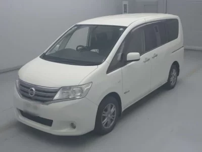 Nissan SERENA  с аукциона в Японии