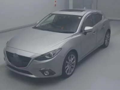 Mazda AXELA  с аукциона в Японии