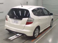 Honda FIT лот № 30032 оценка 4  с аукциона в Японии 1
