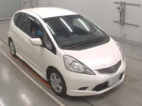 Honda FIT лот № 30032 оценка 4  с аукциона в Японии 4