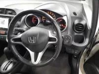 Honda FIT лот № 30032 оценка 4  с аукциона в Японии 6