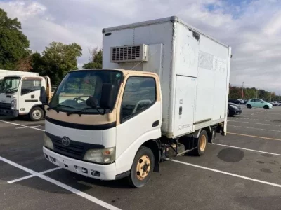 Toyota DYNA  с аукциона в Японии