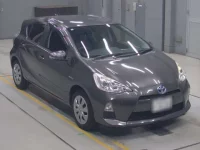 Toyota AQUA лот № 30017 оценка 3.5  с аукциона в Японии 4