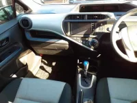 Toyota AQUA лот № 30017 оценка 3.5  с аукциона в Японии 8