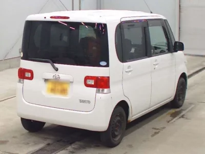 Daihatsu TANTO  с аукциона в Японии