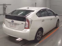 Toyota PRIUS лот № 30040 оценка 3.5  с аукциона в Японии 1