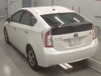 Toyota PRIUS лот № 30040 оценка 3.5  с аукциона в Японии 5
