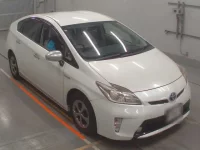 Toyota PRIUS лот № 30040 оценка 3.5  с аукциона в Японии 4