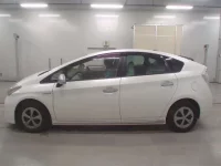 Toyota PRIUS лот № 30040 оценка 3.5  с аукциона в Японии 3