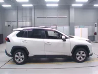 Toyota RAV4 лот № 30023 оценка 3.5  с аукциона в Японии 2