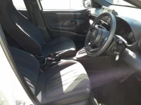 Toyota YARIS лот № 30030 оценка 4.5  с аукциона в Японии 7