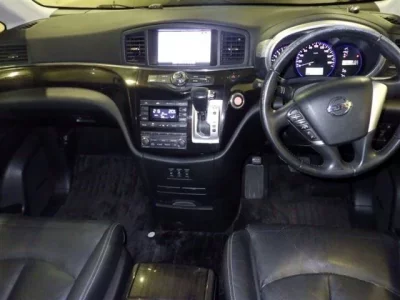 Nissan ELGRAND  с аукциона в Японии