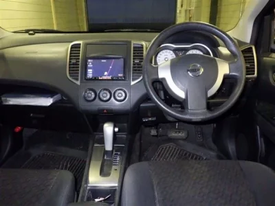 Nissan WINGROAD  с аукциона в Японии