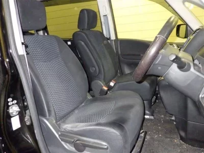 Nissan SERENA  с аукциона в Японии