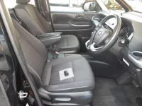 Toyota NOAH лот № 30037 оценка 4  с аукциона в Японии 7