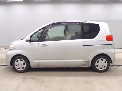 Toyota PORTE  с аукциона в Японии