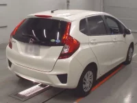 Honda FIT лот № 30051 оценка 3.5  с аукциона в Японии 1