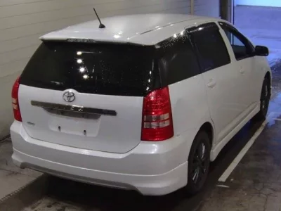 Toyota WISH  с аукциона в Японии