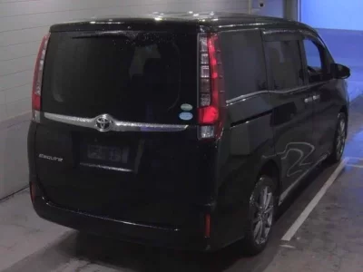Toyota ESQUIRE  с аукциона в Японии
