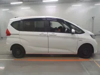 Honda FREED лот № 30070 оценка 3  с аукциона в Японии 2