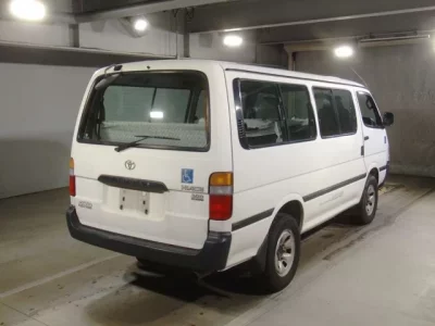 Toyota HIACE  с аукциона в Японии