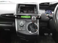 Toyota WISH лот № 9035 оценка 3.5  с аукциона в Японии 8