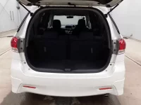 Toyota WISH лот № 9035 оценка 3.5  с аукциона в Японии 10