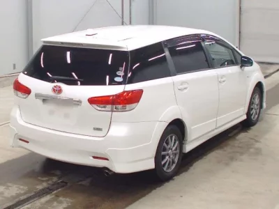 Toyota WISH  с аукциона в Японии