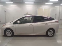 Toyota PRIUS лот № 30078 оценка 4  с аукциона в Японии 3