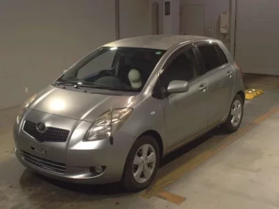 Toyota VITZ  с аукциона в Японии