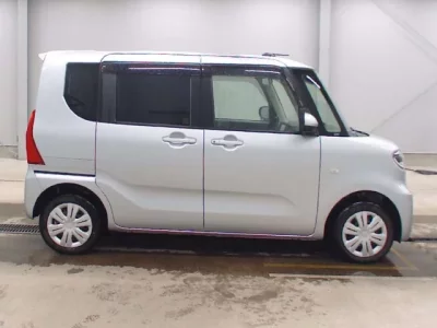Daihatsu TANTO  с аукциона в Японии