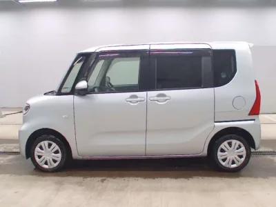 Daihatsu TANTO  с аукциона в Японии